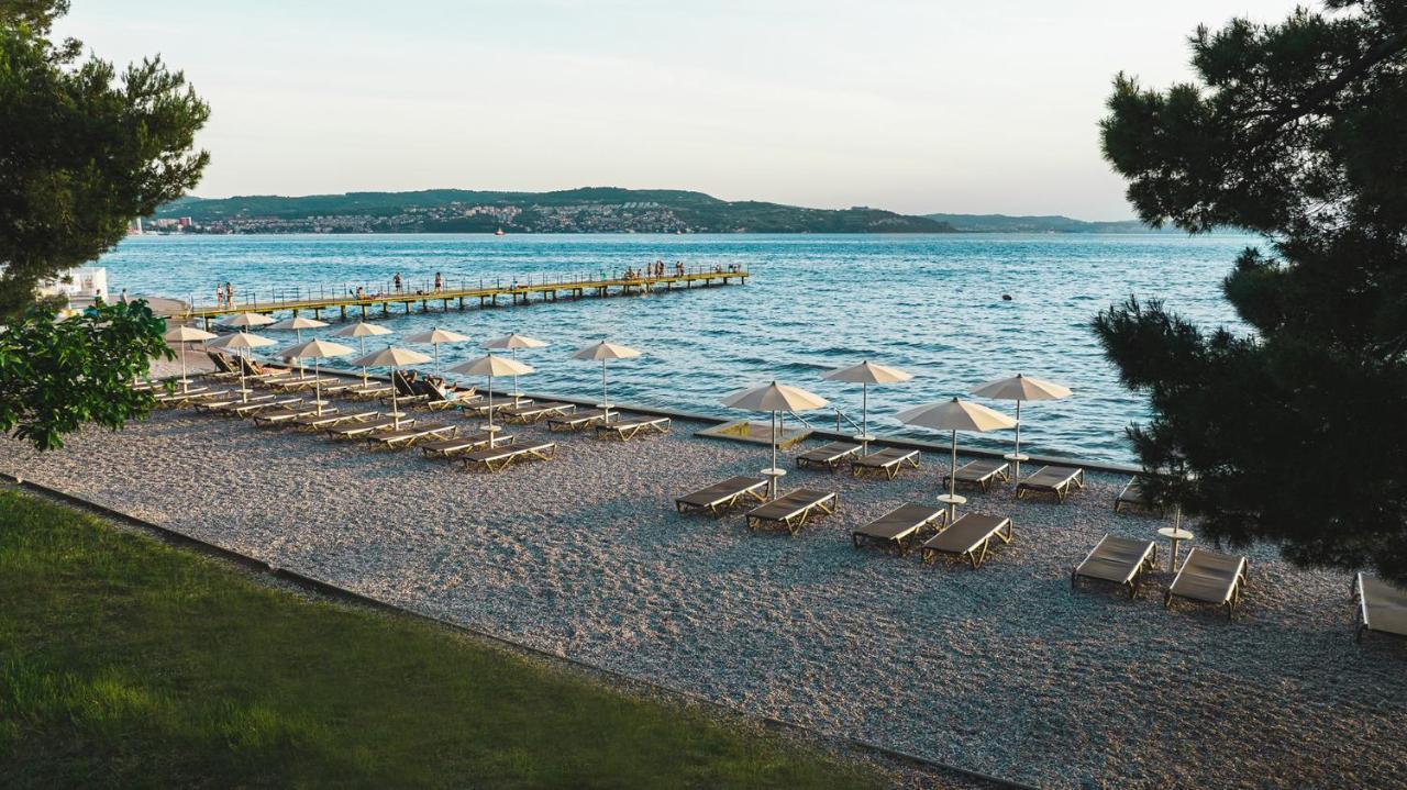 Villa Adriatic - Hotel & Resort Adria Ankaran Exteriör bild